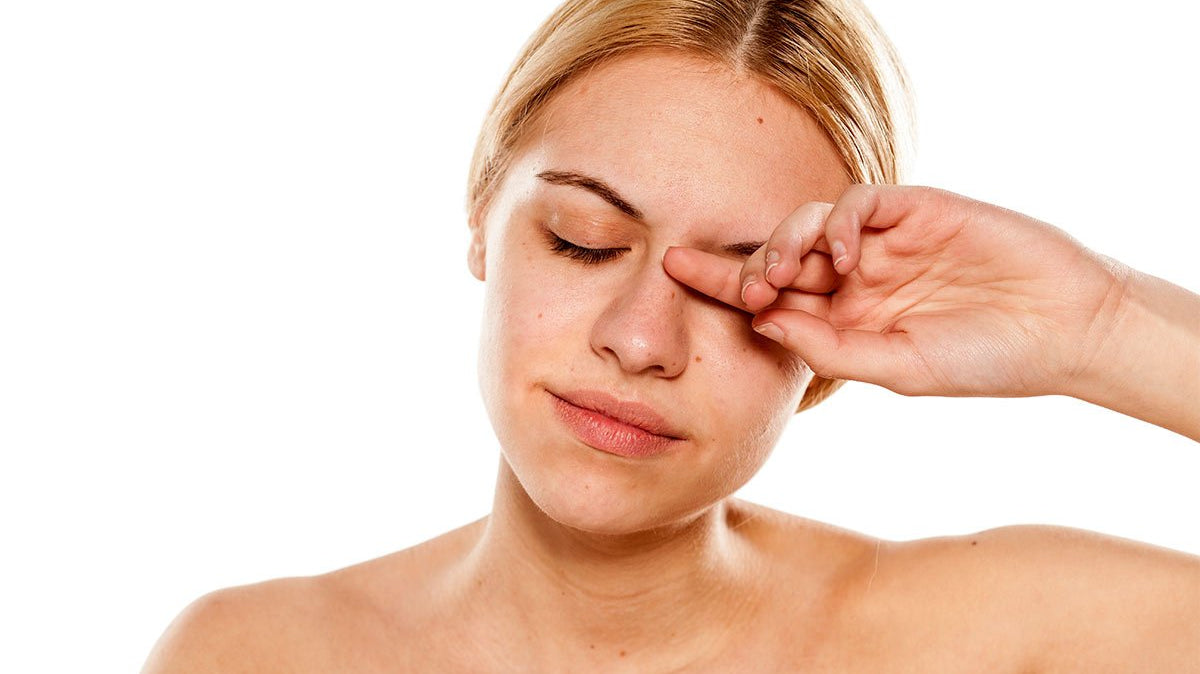 Bruciore e prurito agli occhi: semplice allergia o c'è dell'altro?