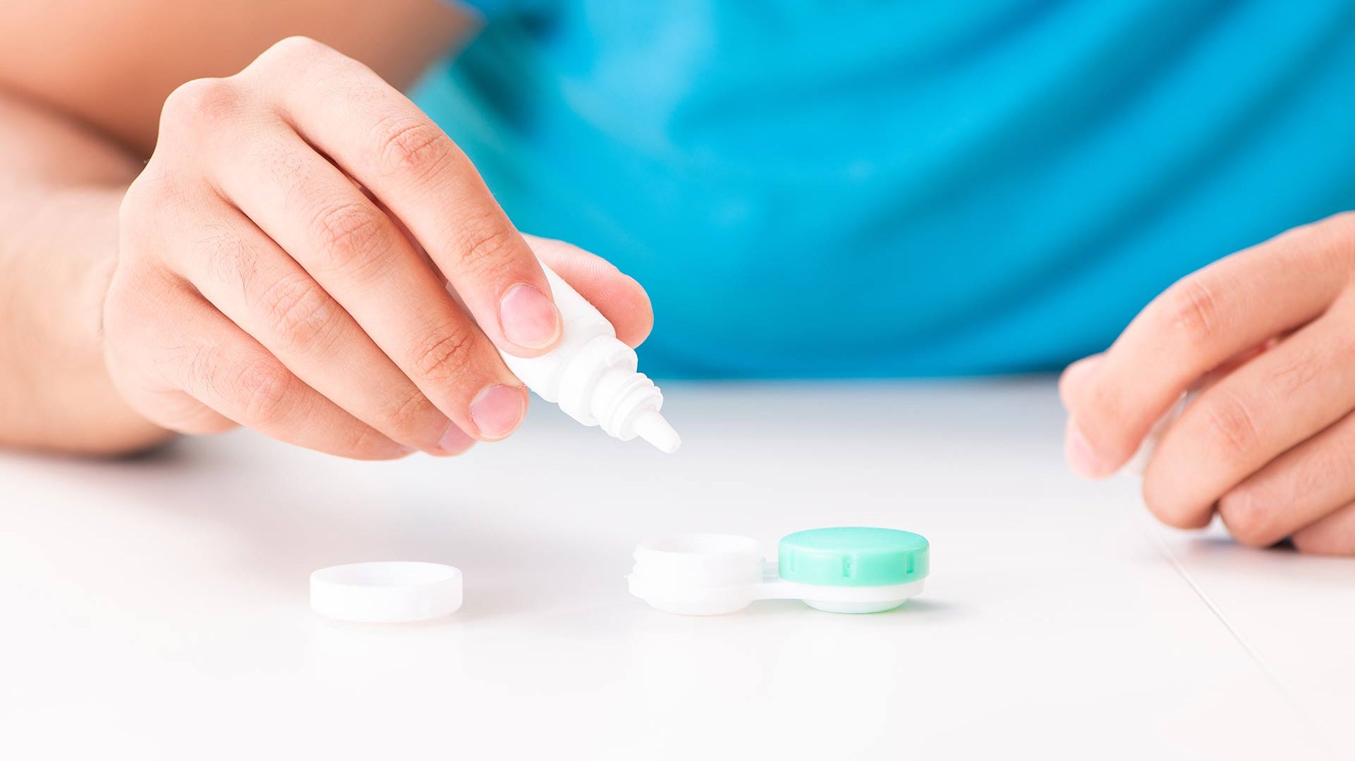 Come togliere le lenti a contatto? 4 semplici step