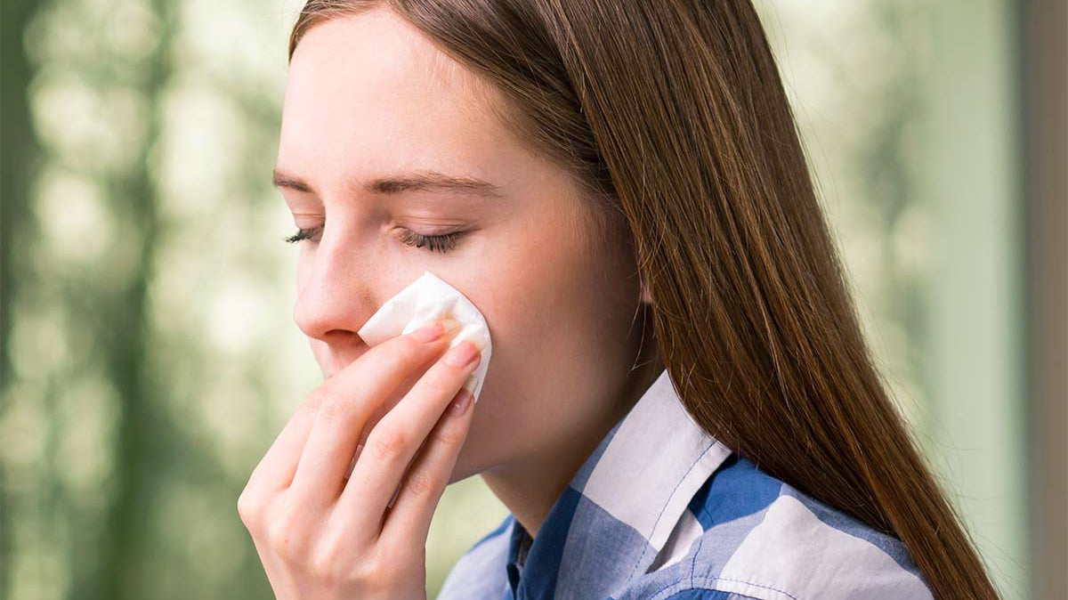 Occhio rosso, bruciore e prurito: congiuntivite virale o batterica?