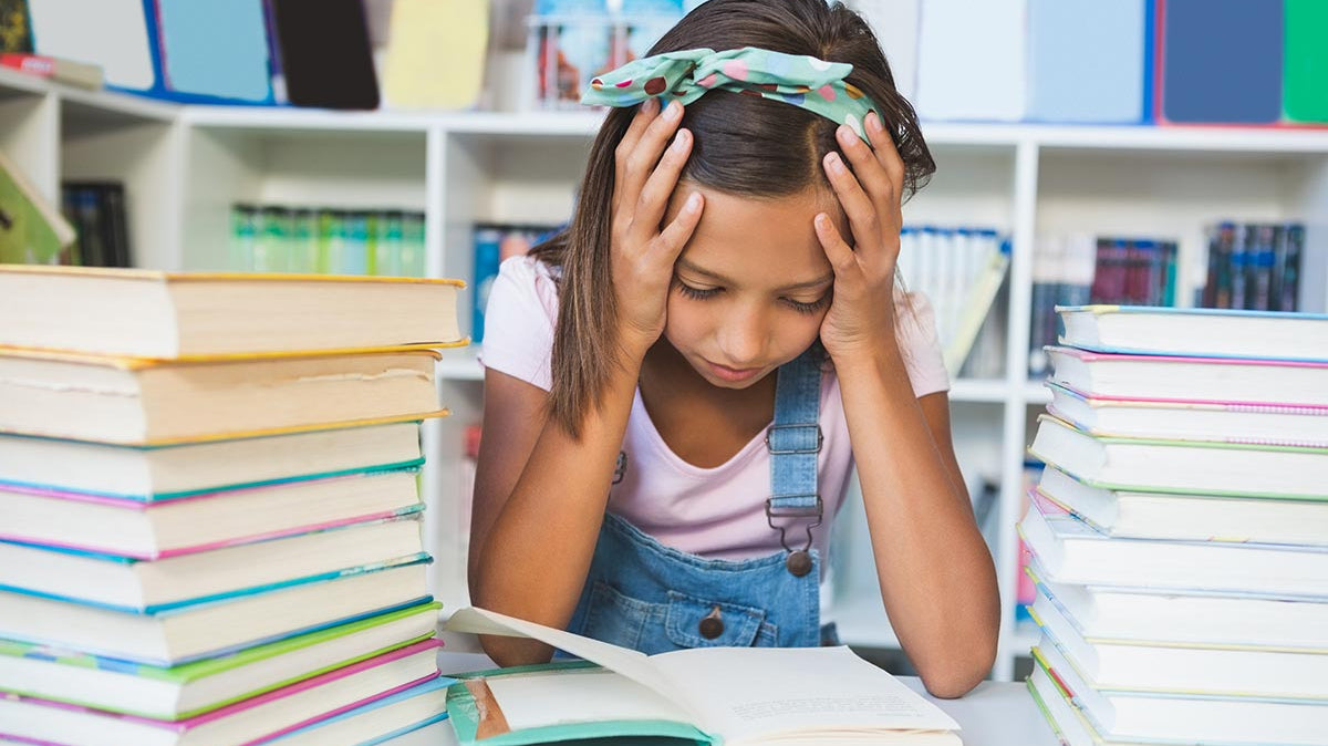 Mal di testa nei bambini durante la scuola: solo un capriccio?