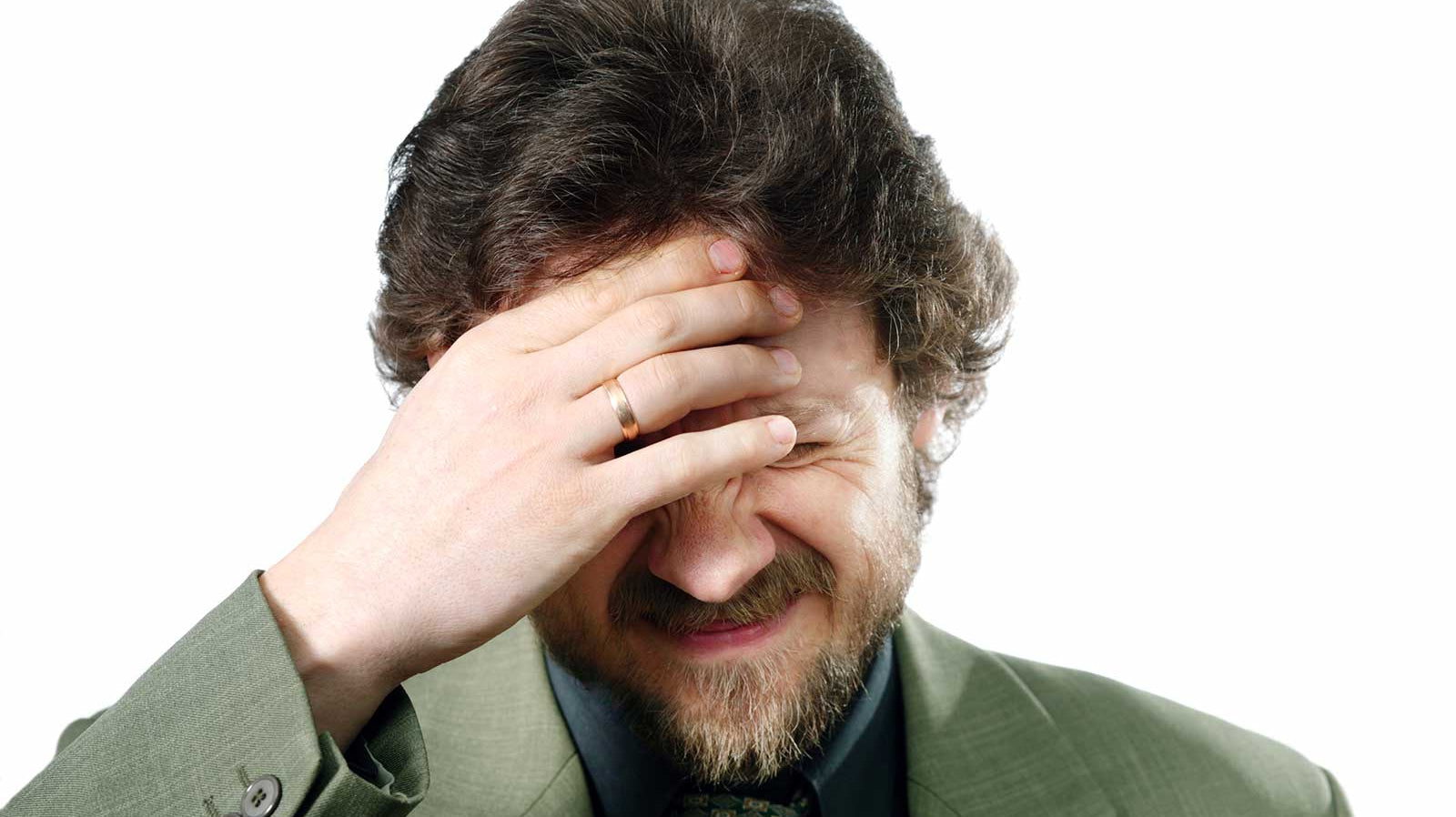 Mal di testa e nausea: I disturbi fisici che causano la cefalea