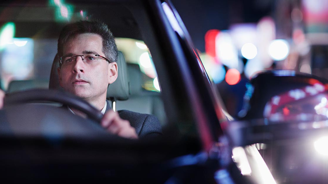 Riduci l'affaticamento con gli occhiali per la guida notturna