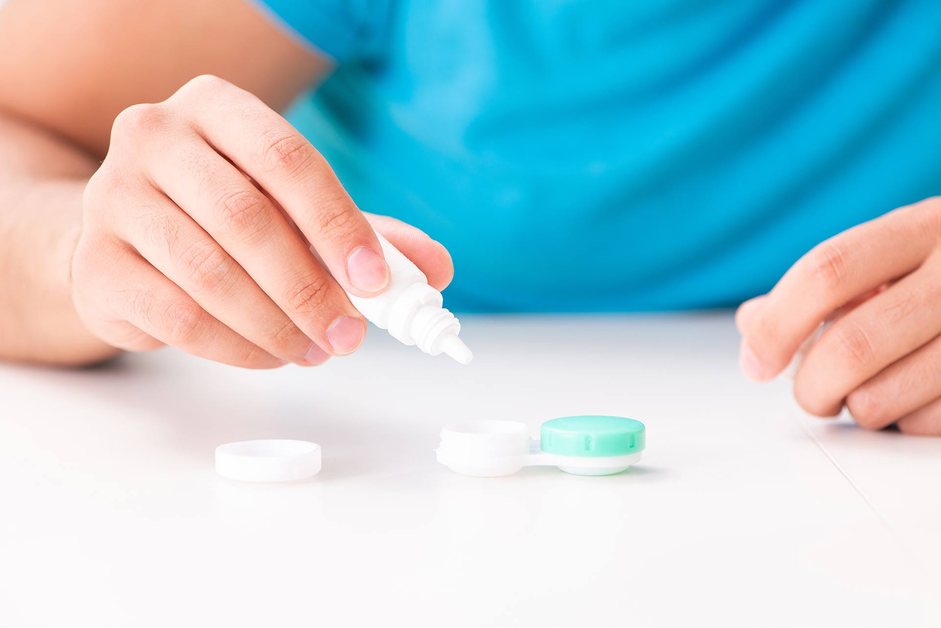 Come togliere le lenti a contatto? 4 semplici step