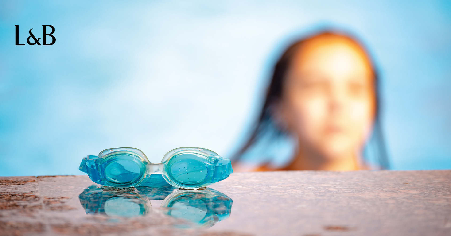 Lenti a contatto in acqua: come comportarsi?