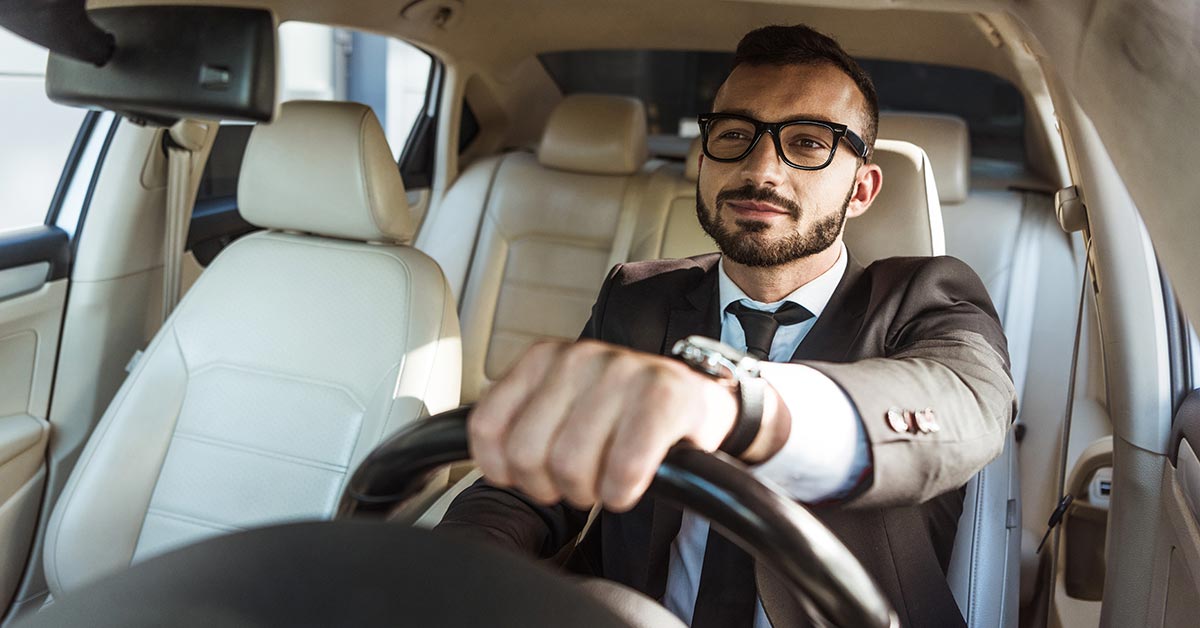 Lenti da sole graduate: evita i riflessi del sole alla guida