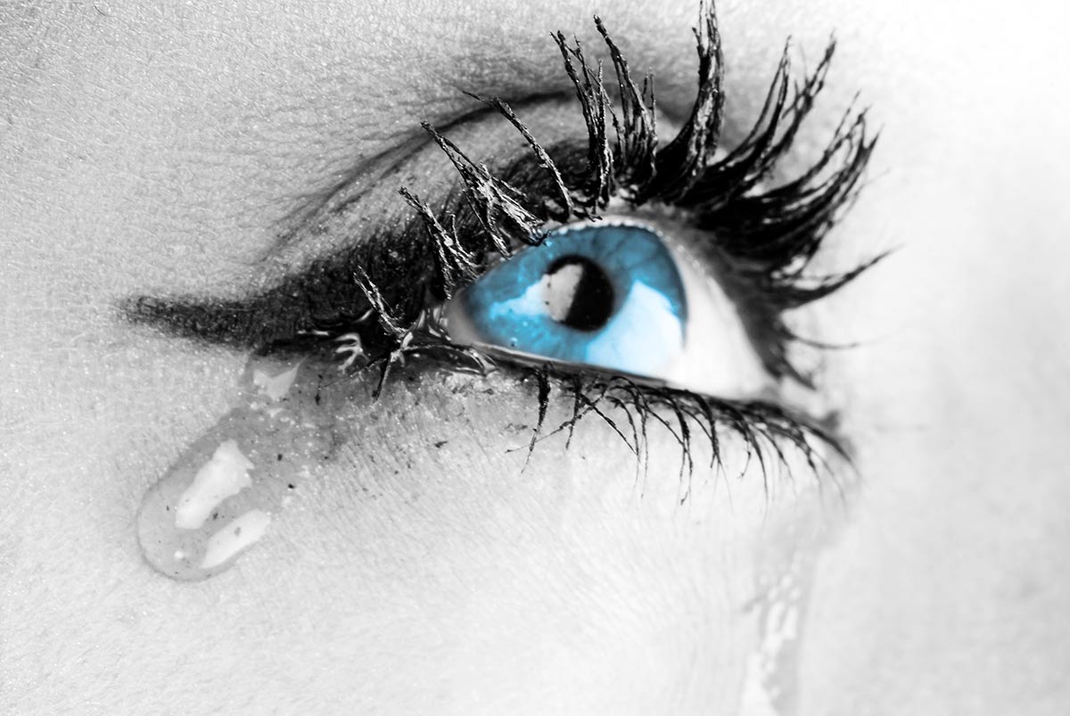 Hai gli occhi che lacrimano spesso? Non sottovalutare il problema